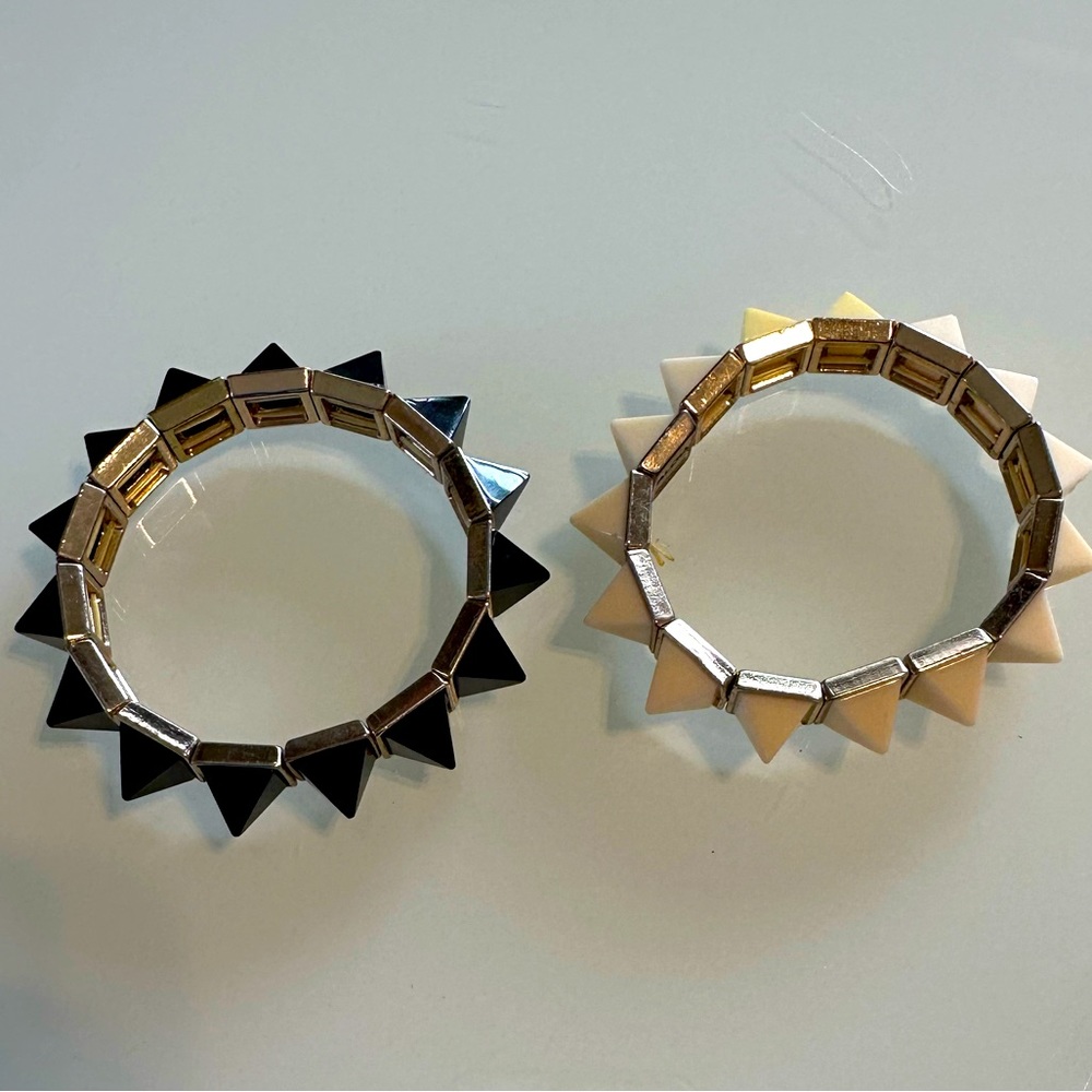 Women’s spike stretch bracelet black and white costume jewelry
